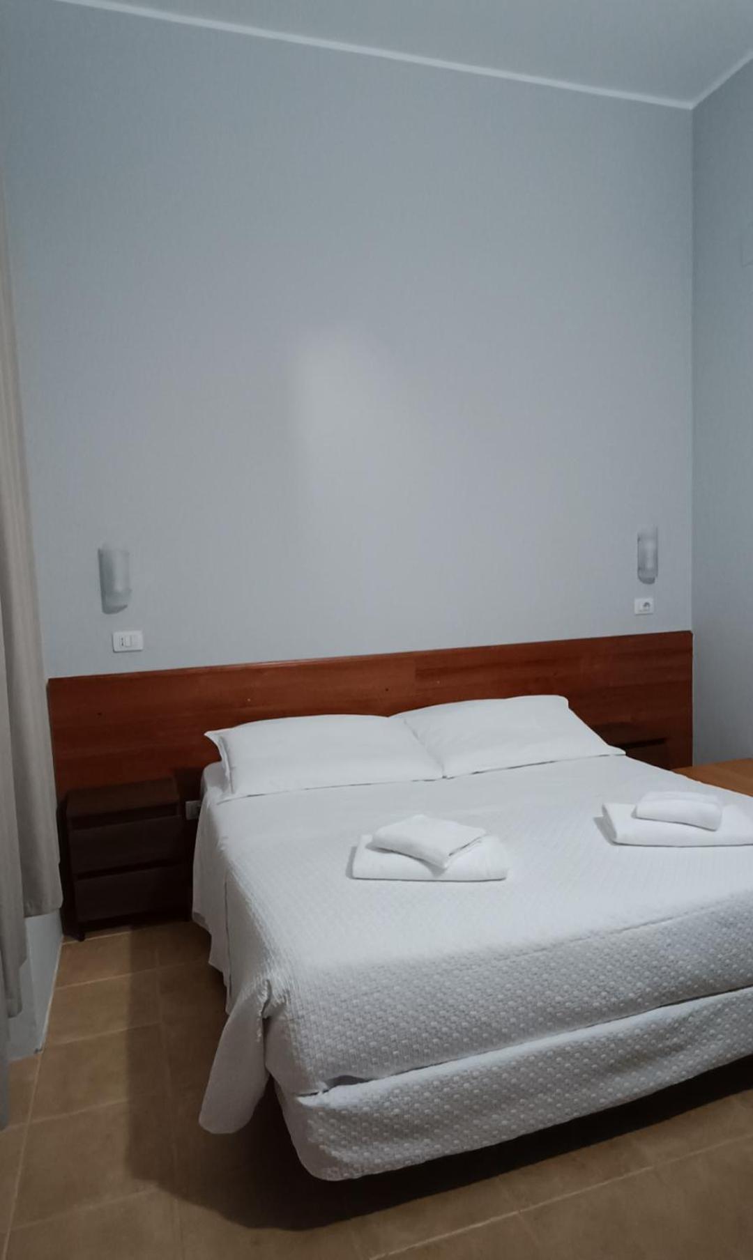 Hotel Nuovo Rondo Sesto San Giovanni Habitación foto